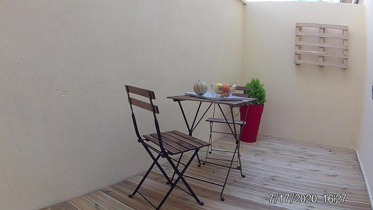 Joli Petit Studio Pres Du Phare Calais Exterior foto
